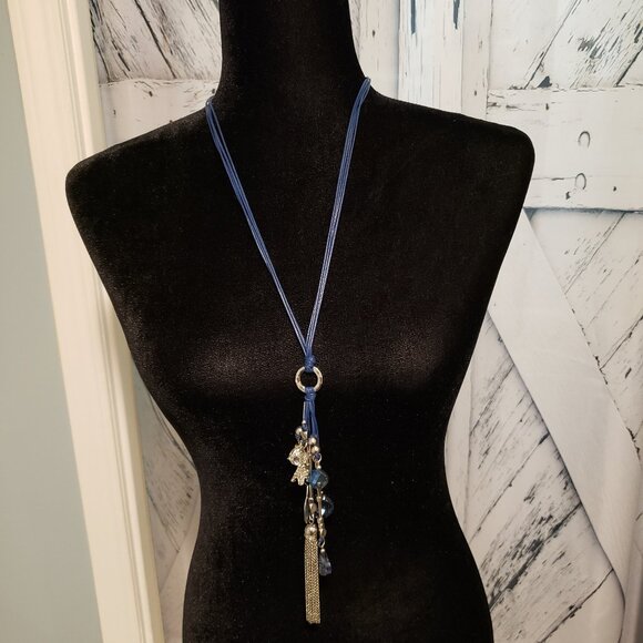 Stylish Charm Necklace with mini Eiffel Tower - Picture 6 of 6